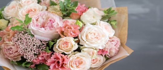 Quelles couleurs et quels bouquets de fleurs offrir pour un anniversaire